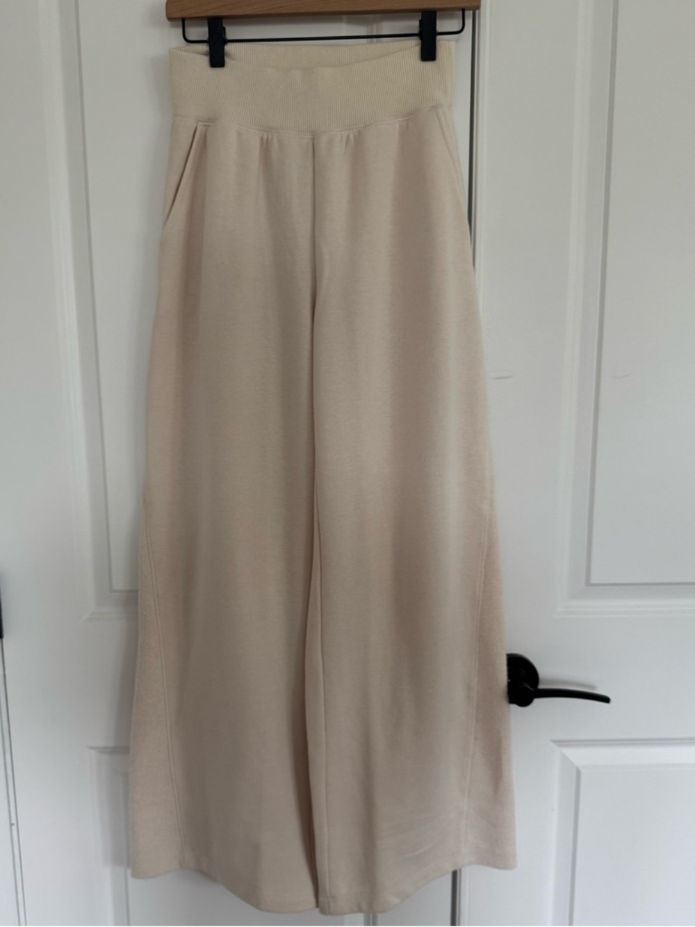 Aerie Cream Cozy wide Sweatshirt